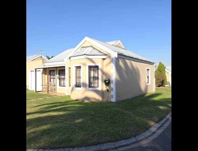2 BEDROOM HOUSE FOR SALE IN VREDENBERG